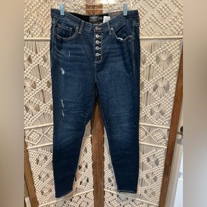 NWT Torrid Sky High Skinny Jeans in a size 16 tall